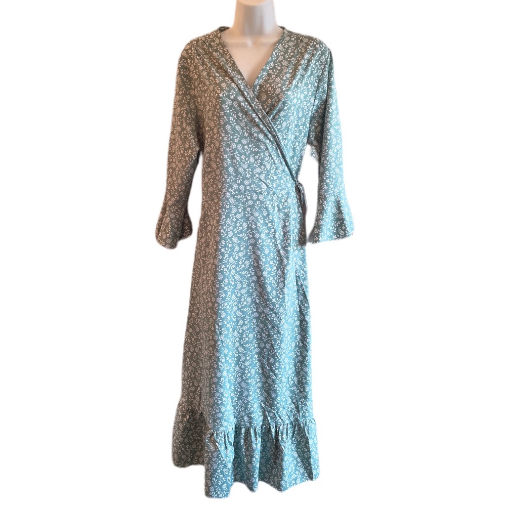 New Wrap Dress Green w/ White Flowers Sz M